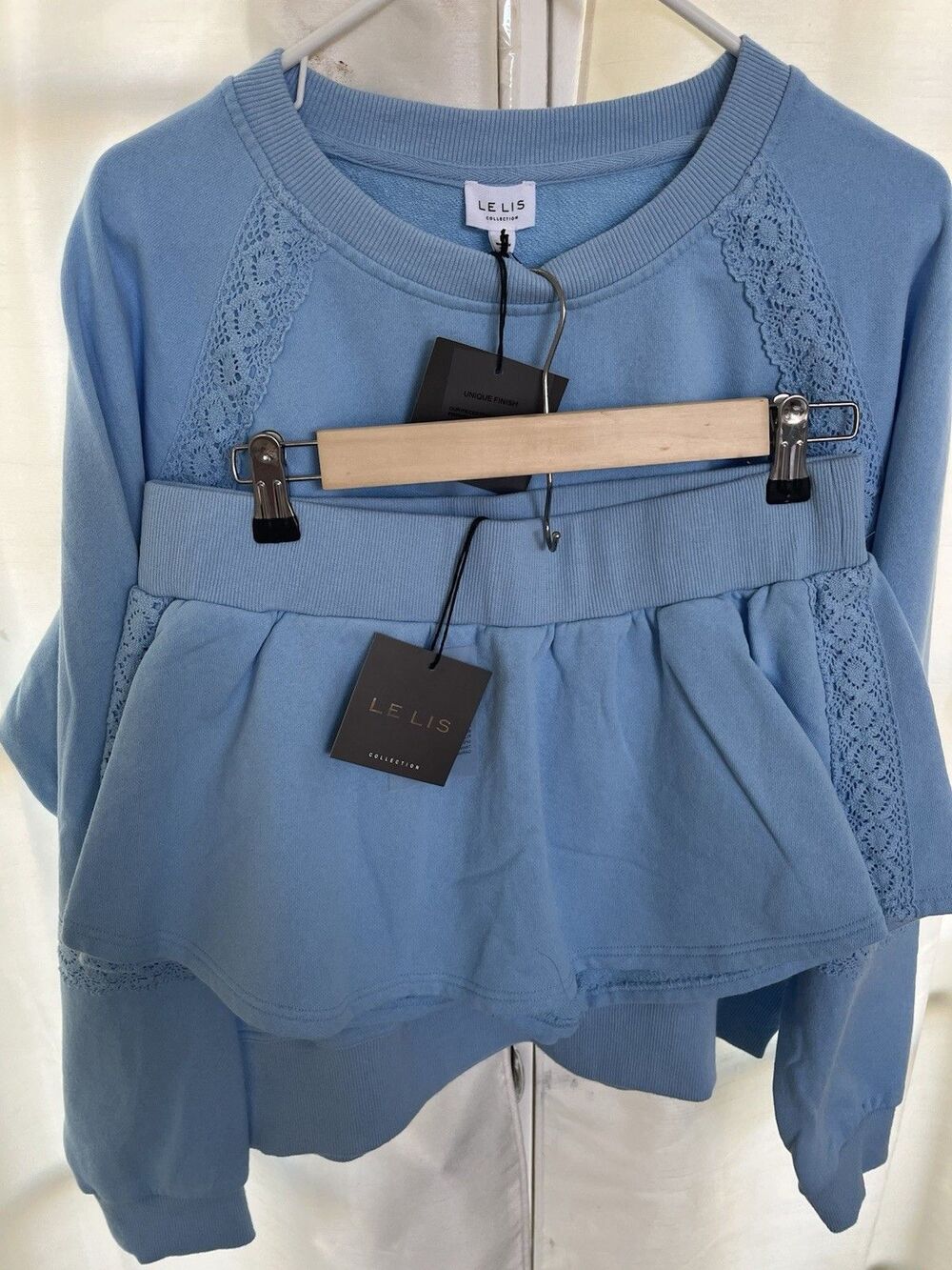 Lelis Collection Women’s 2 Piece Activewear Sweatshirt & Shorts Medium Blue NWT